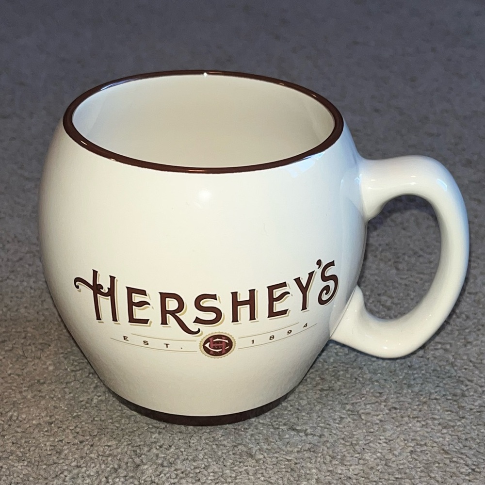 NEW ‘Hershey’s EST. 1894’ Vintage Style Cream & Brown Mug